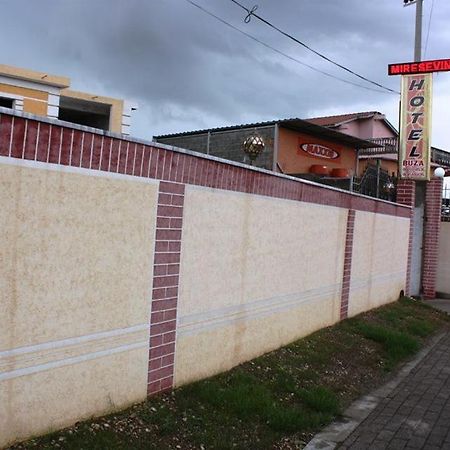 Hotel Buza New Shtoj Ngoại thất bức ảnh