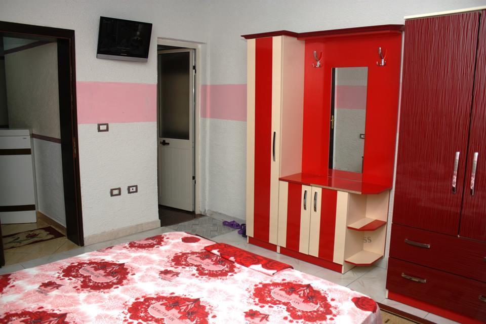 Hotel Buza New Shtoj Phòng bức ảnh