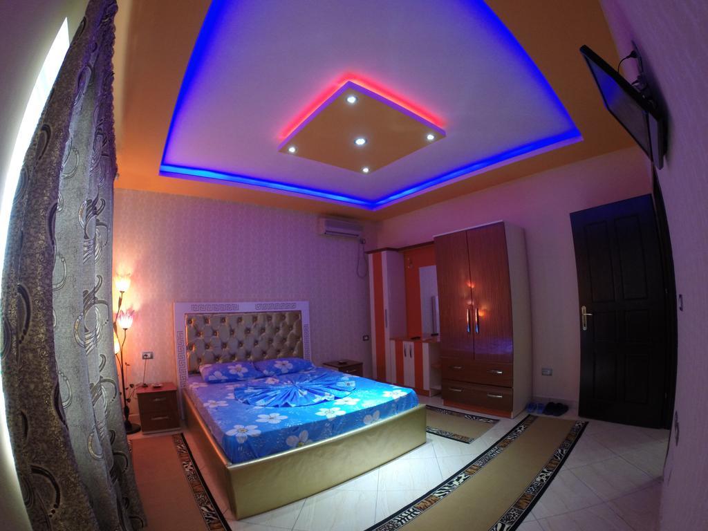 Hotel Buza New Shtoj Phòng bức ảnh