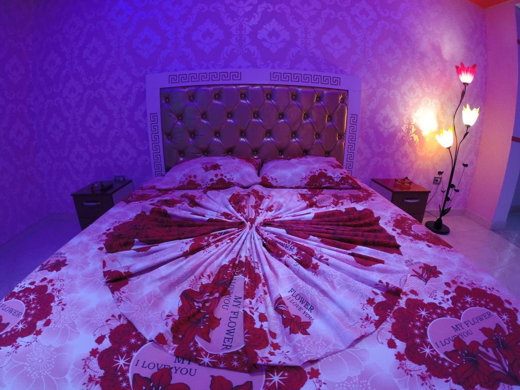 Hotel Buza New Shtoj Ngoại thất bức ảnh