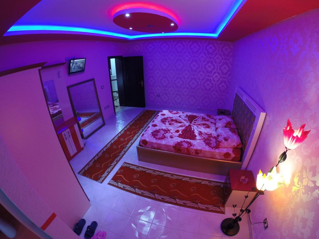 Hotel Buza New Shtoj Phòng bức ảnh