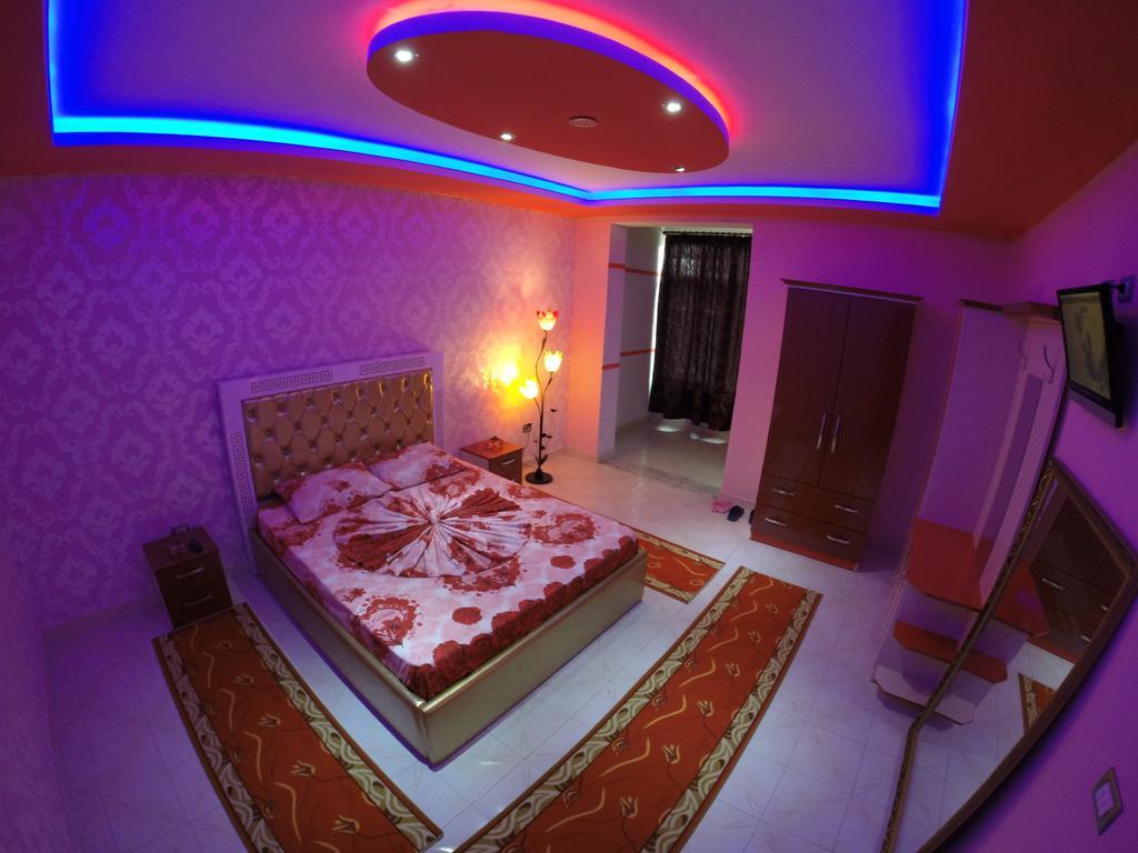 Hotel Buza New Shtoj Ngoại thất bức ảnh