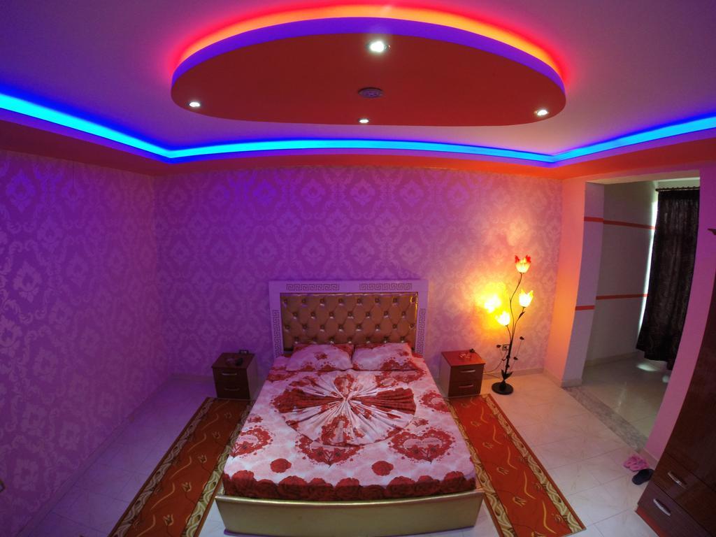 Hotel Buza New Shtoj Phòng bức ảnh