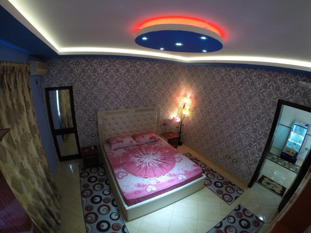 Hotel Buza New Shtoj Phòng bức ảnh